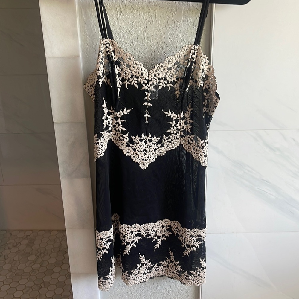 Wacoal Embrace Lace Chemise/Teddy Black & White